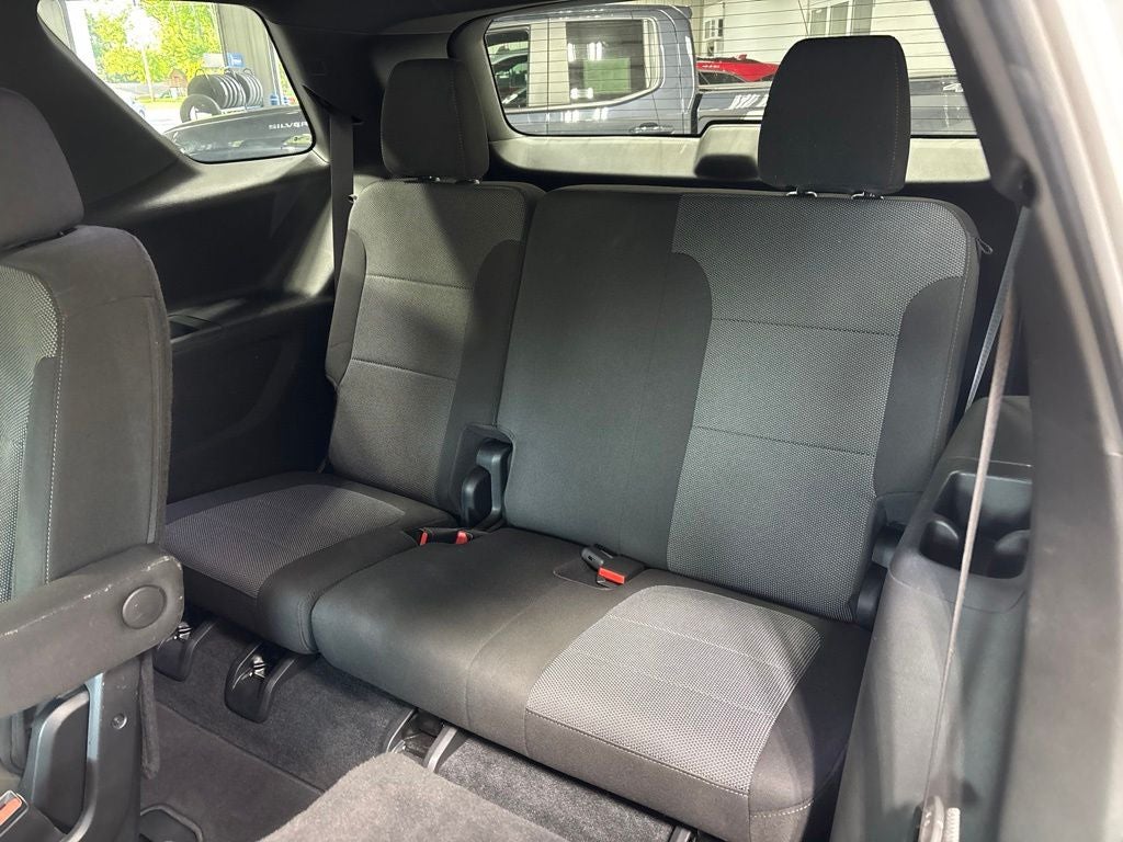 2023 Chevrolet Traverse AWD LT Cloth