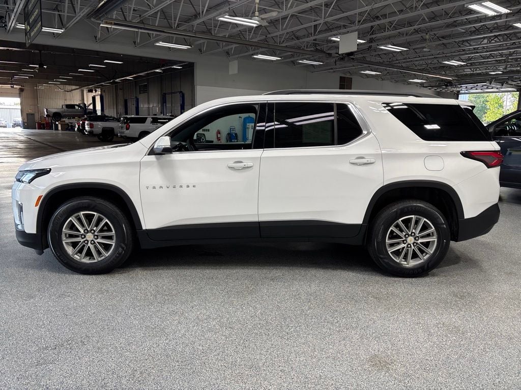 2023 Chevrolet Traverse AWD LT Cloth