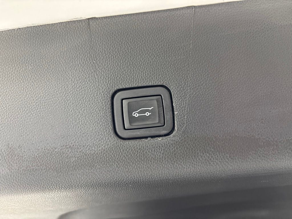 2023 Chevrolet Traverse AWD LT Cloth