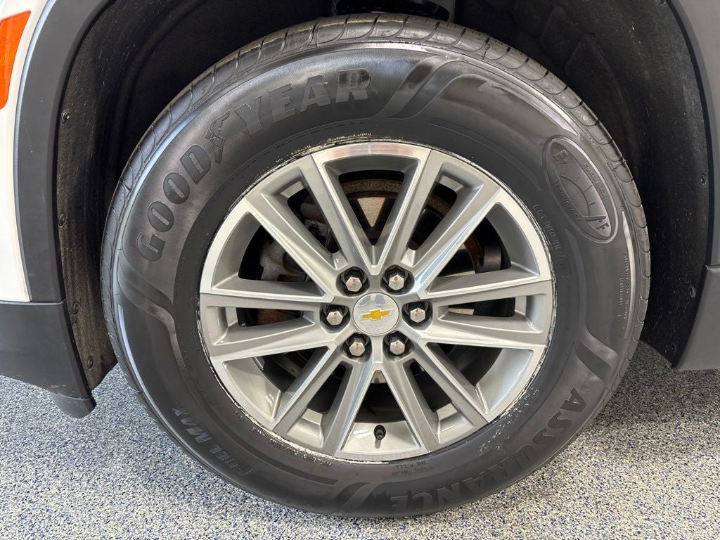 2023 Chevrolet Traverse AWD LT Cloth