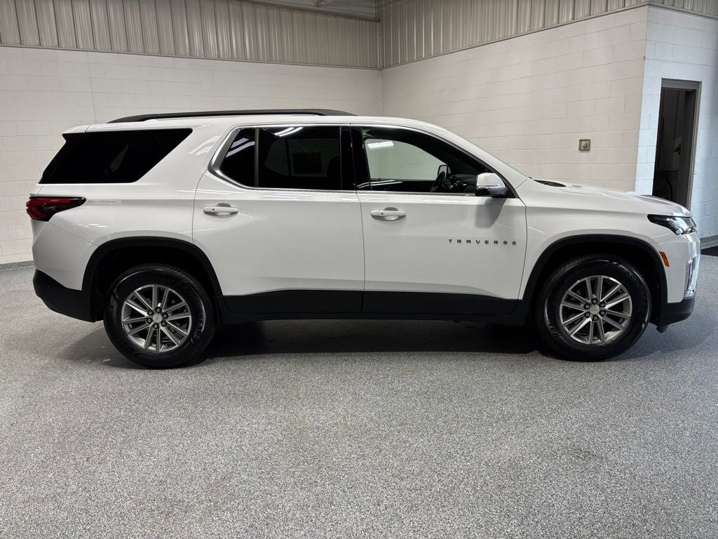 2023 Chevrolet Traverse AWD LT Cloth