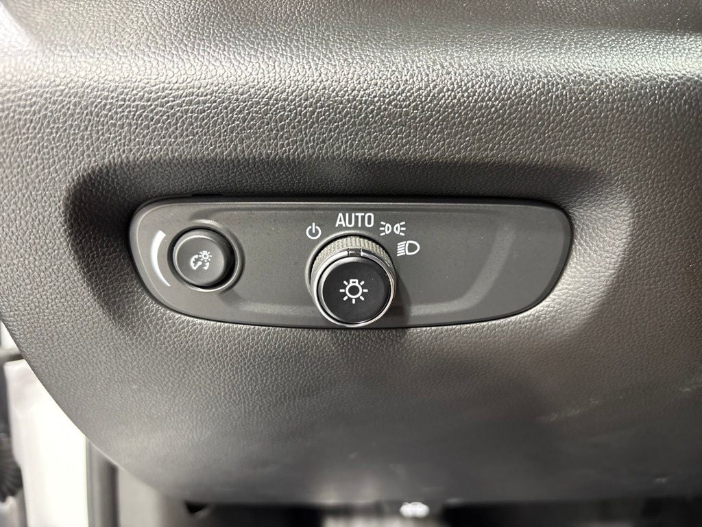 2023 Chevrolet Traverse AWD LT Cloth