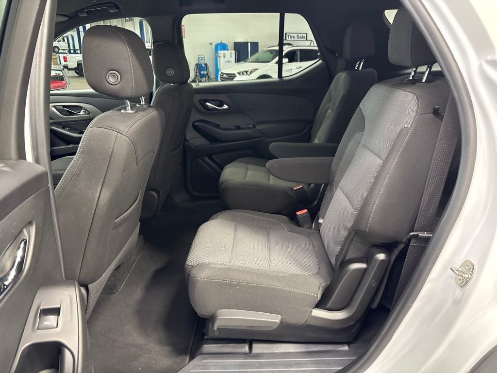 2023 Chevrolet Traverse AWD LT Cloth
