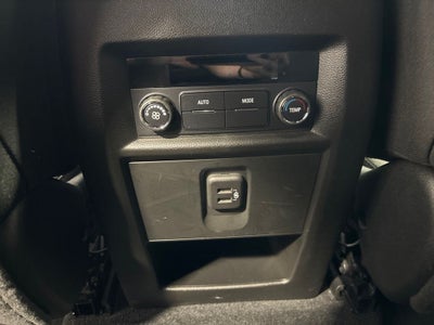 2023 Chevrolet Traverse AWD LT Cloth