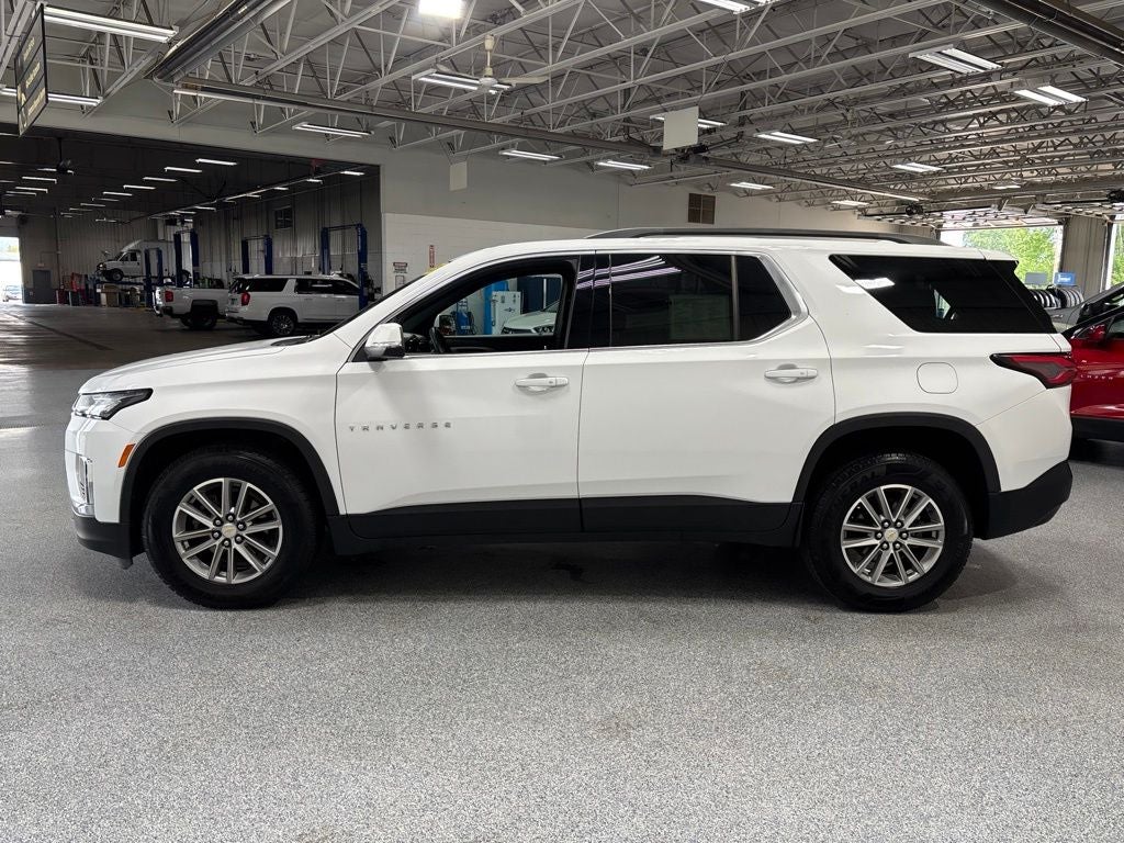 2023 Chevrolet Traverse AWD LT Cloth