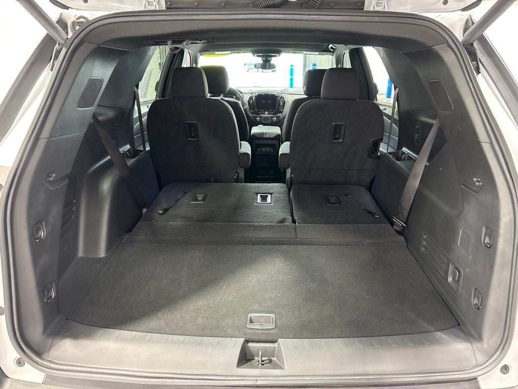 2023 Chevrolet Traverse AWD LT Cloth