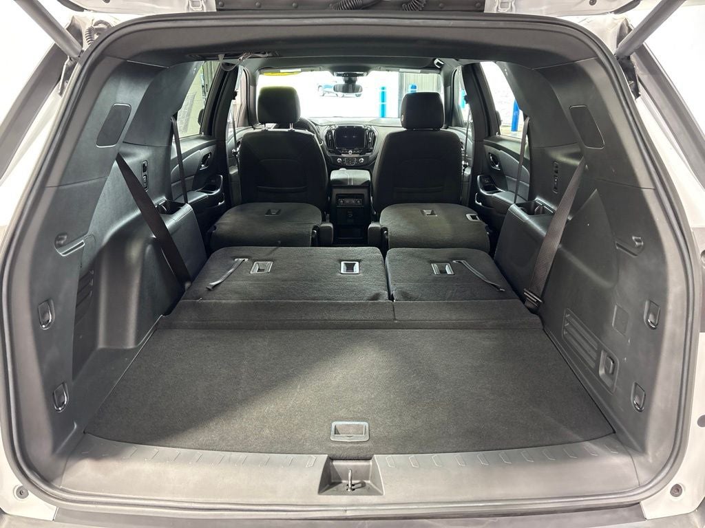 2023 Chevrolet Traverse AWD LT Cloth