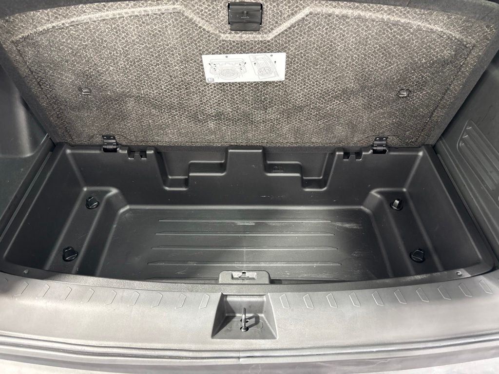 2023 Chevrolet Traverse AWD LT Cloth