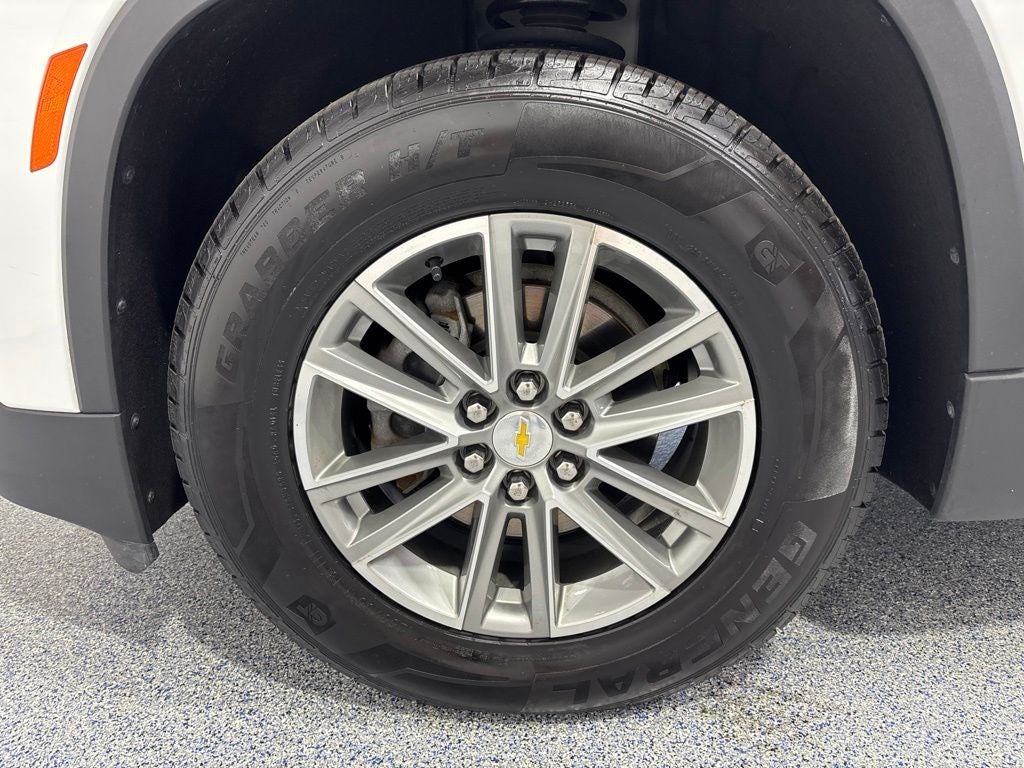 2023 Chevrolet Traverse AWD LT Cloth