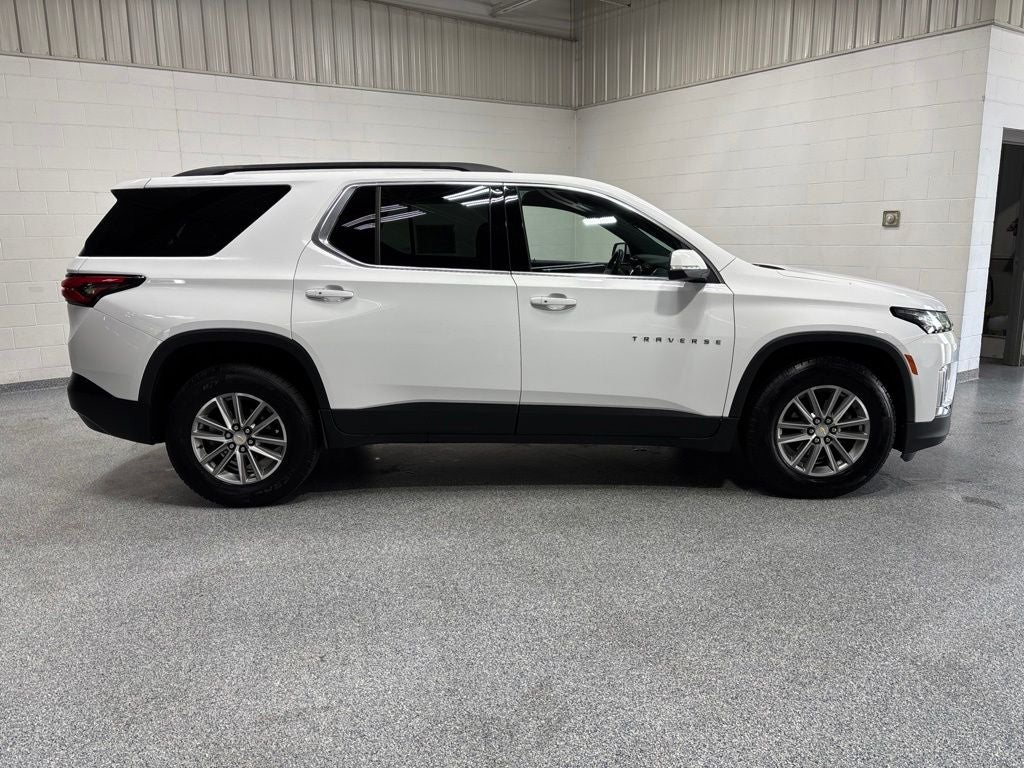 2023 Chevrolet Traverse AWD LT Cloth