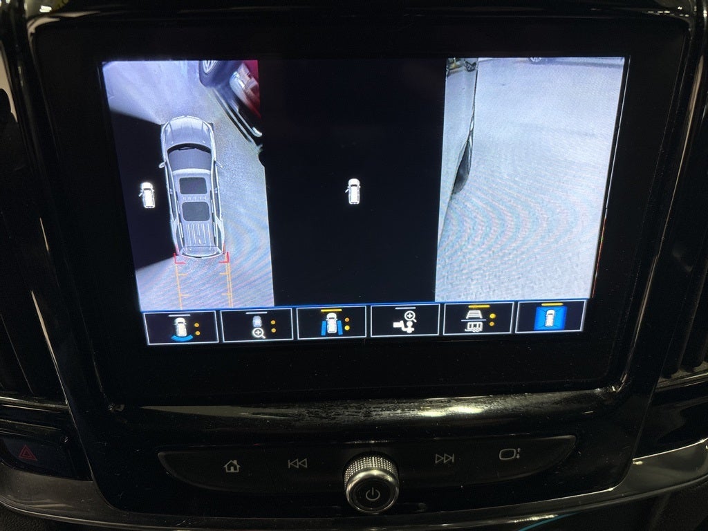 2023 Chevrolet Traverse AWD LT Leather