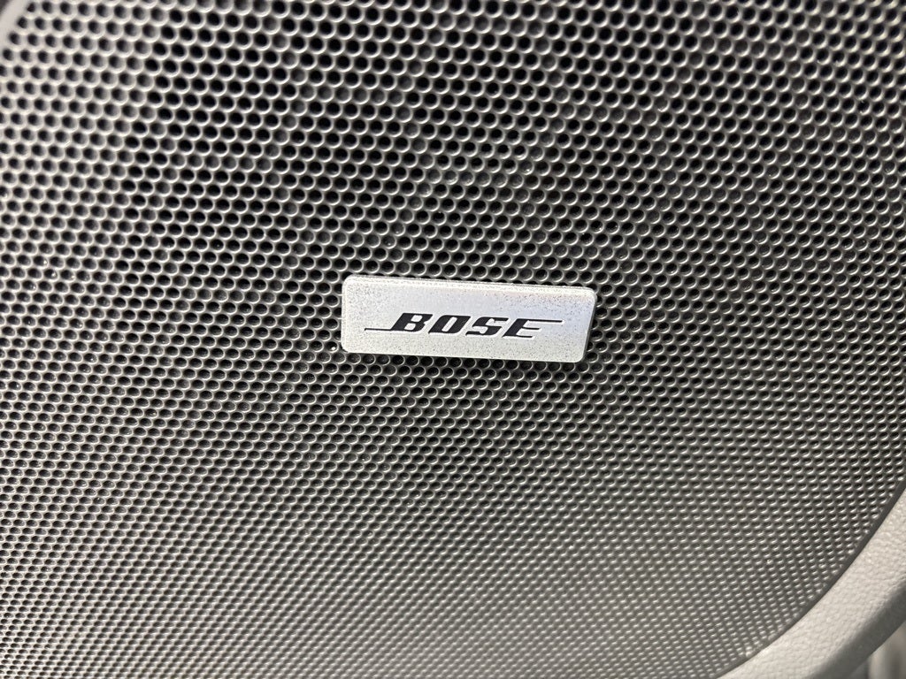 2023 Chevrolet Traverse AWD LT Leather