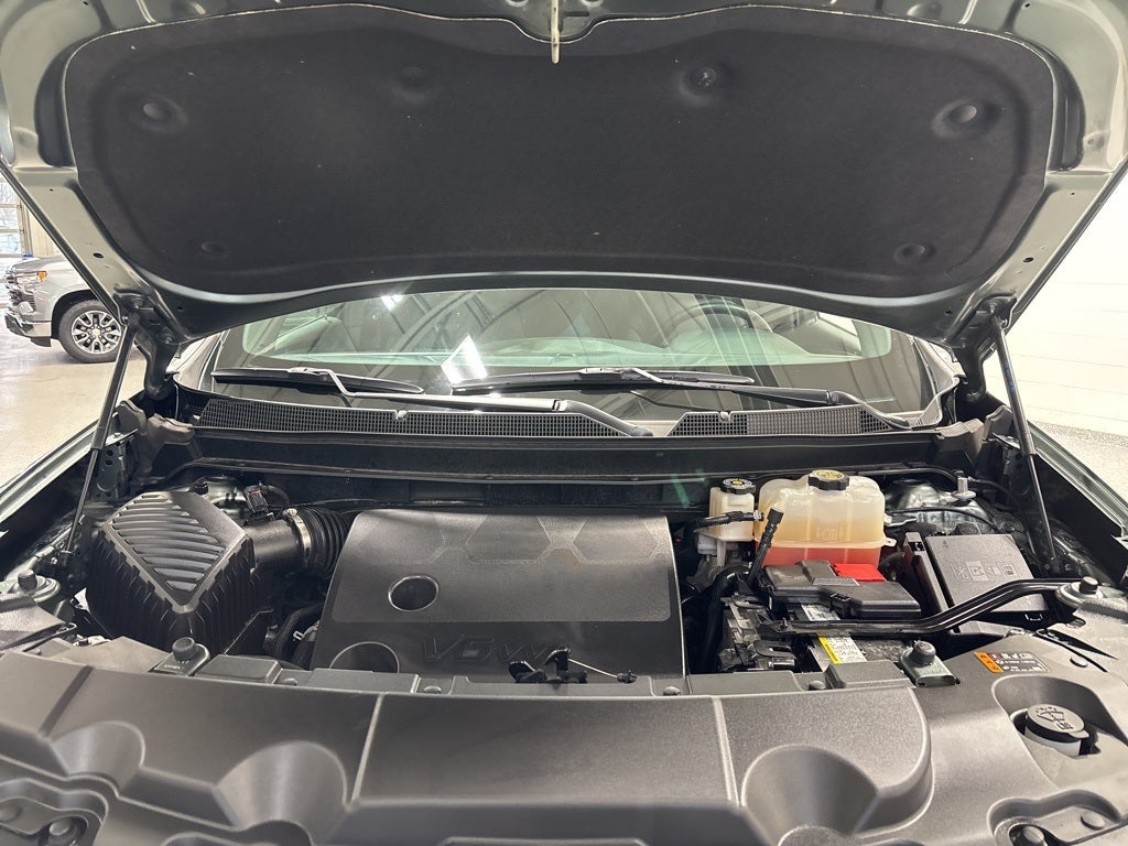 2023 Chevrolet Traverse AWD LT Leather