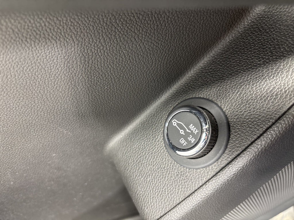 2023 Chevrolet Traverse AWD LT Leather