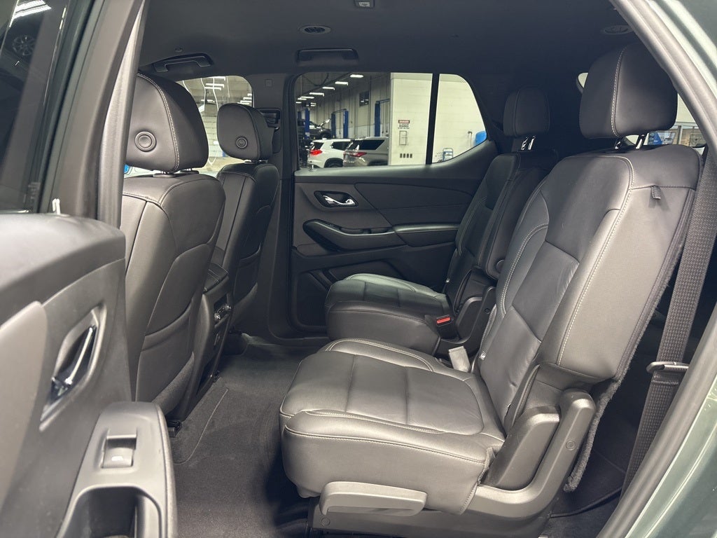 2023 Chevrolet Traverse AWD LT Leather
