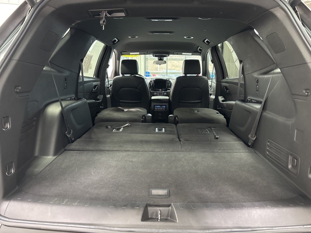2023 Chevrolet Traverse AWD LT Leather