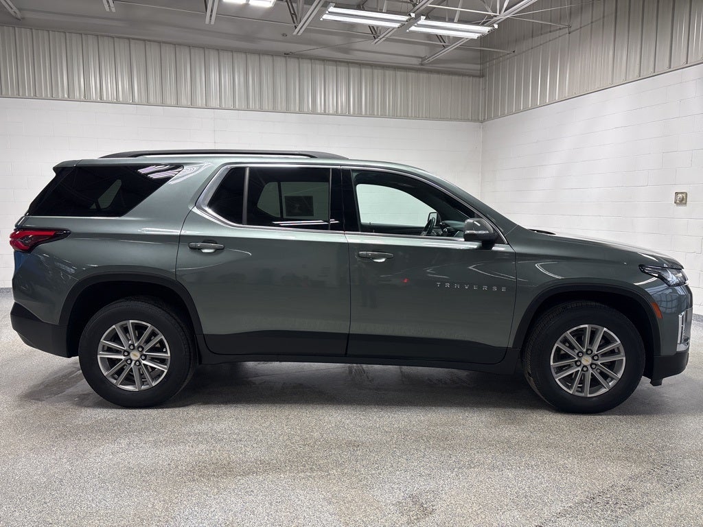 2023 Chevrolet Traverse AWD LT Leather