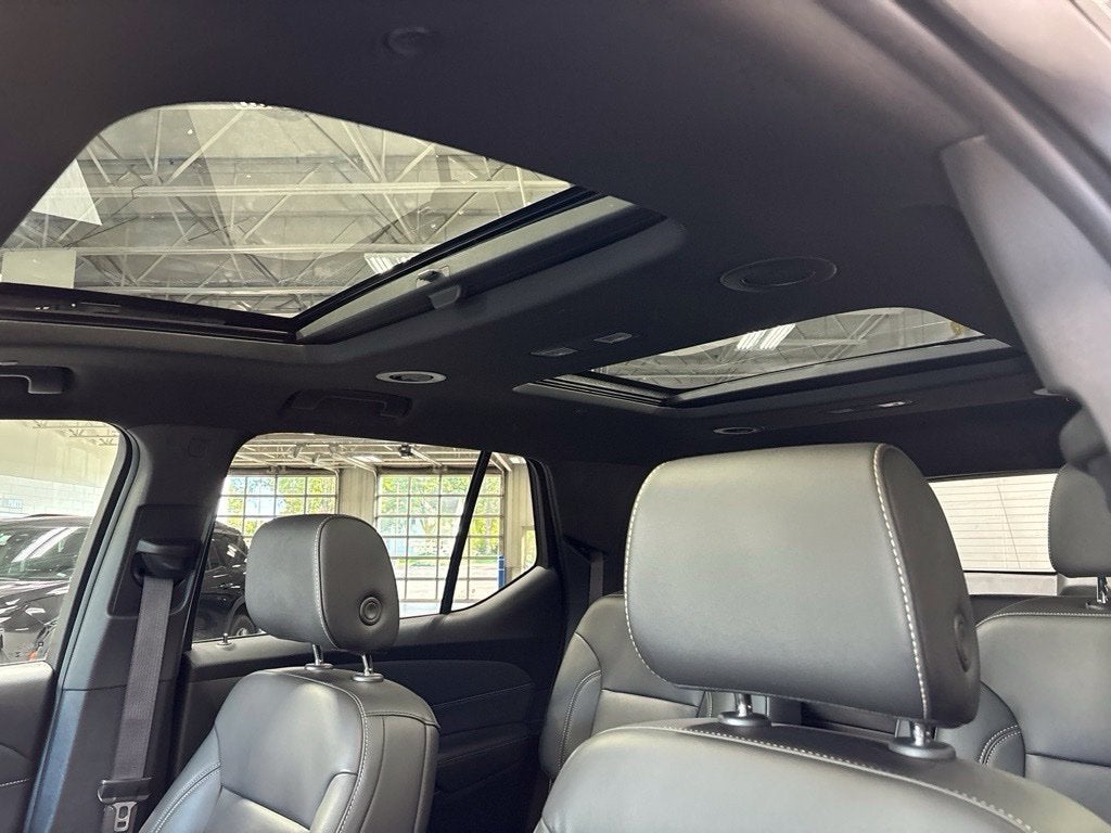 2023 Chevrolet Traverse AWD LT Leather