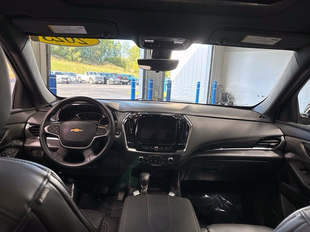 2023 Chevrolet Traverse AWD LT Leather