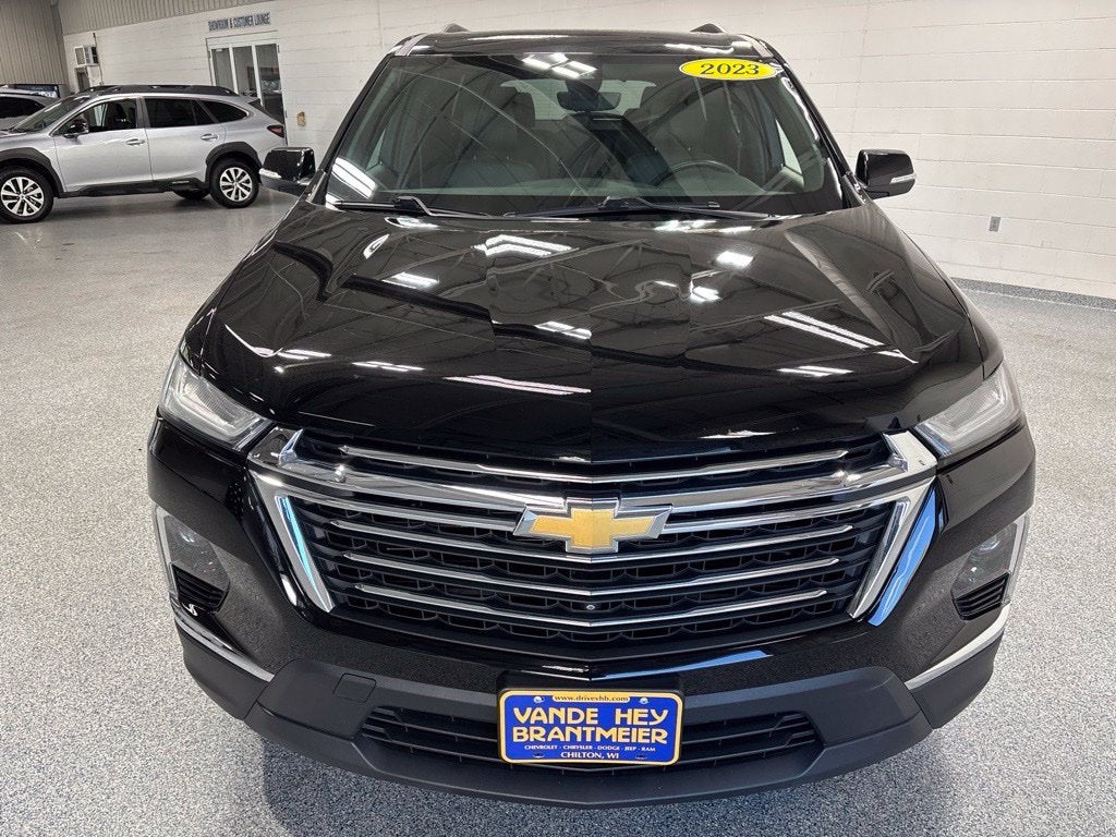 2023 Chevrolet Traverse AWD LT Leather