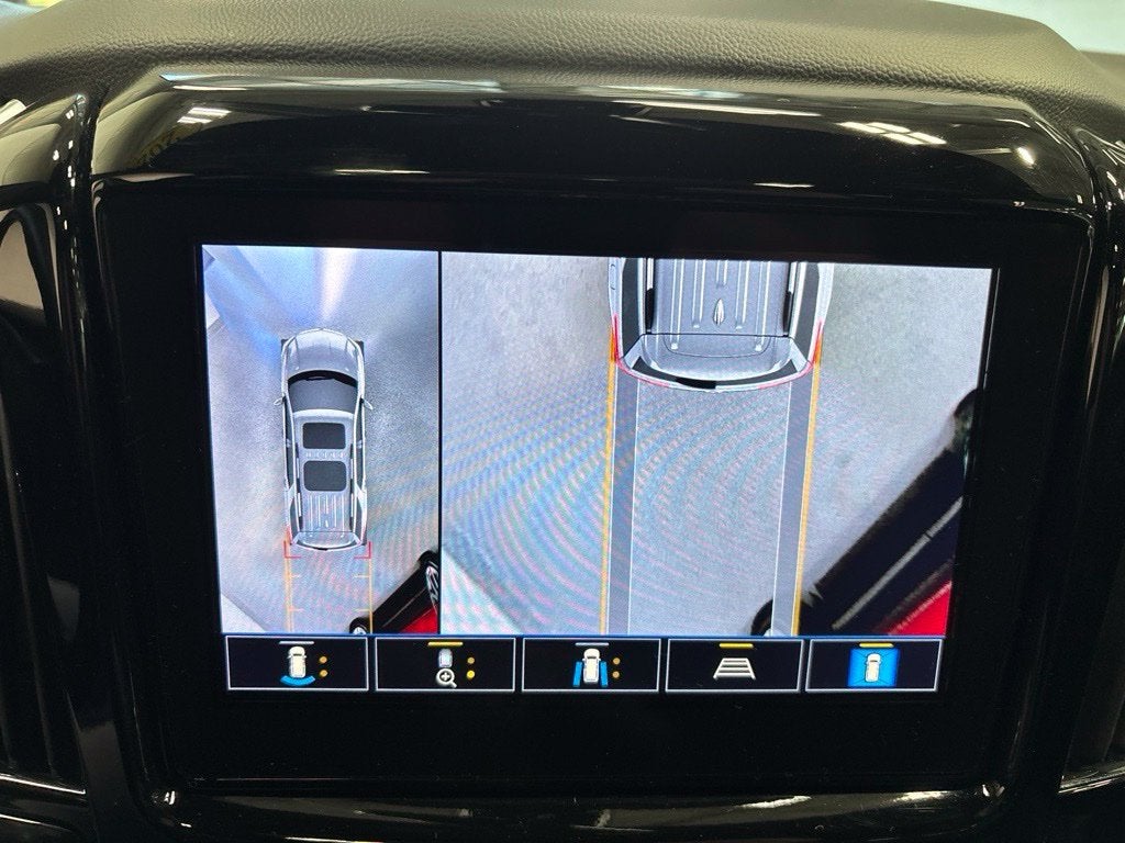 2023 Chevrolet Traverse AWD LT Leather