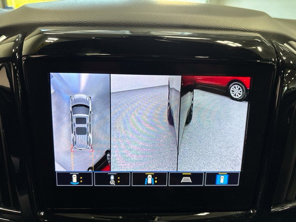 2023 Chevrolet Traverse AWD LT Leather