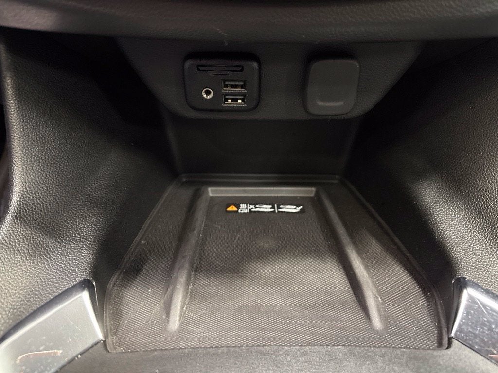2023 Chevrolet Traverse AWD LT Leather