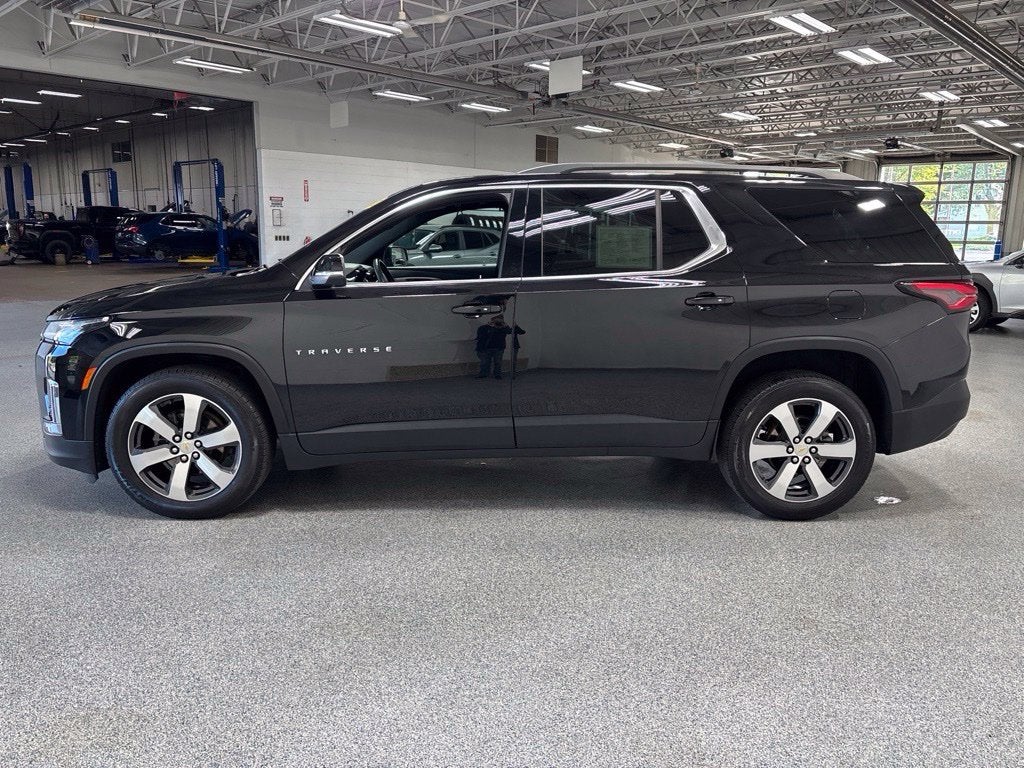 2023 Chevrolet Traverse AWD LT Leather