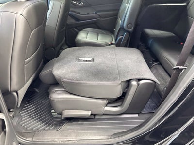 2023 Chevrolet Traverse AWD LT Leather