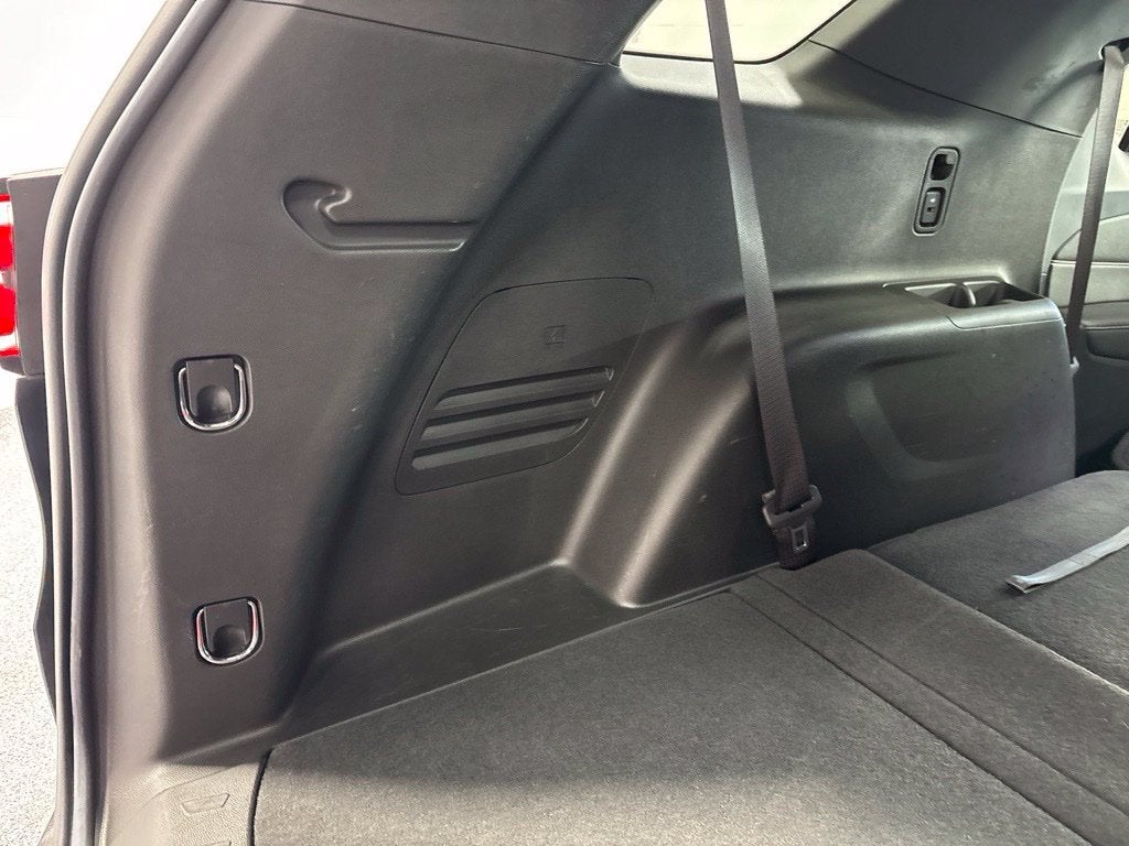 2023 Chevrolet Traverse AWD LT Leather