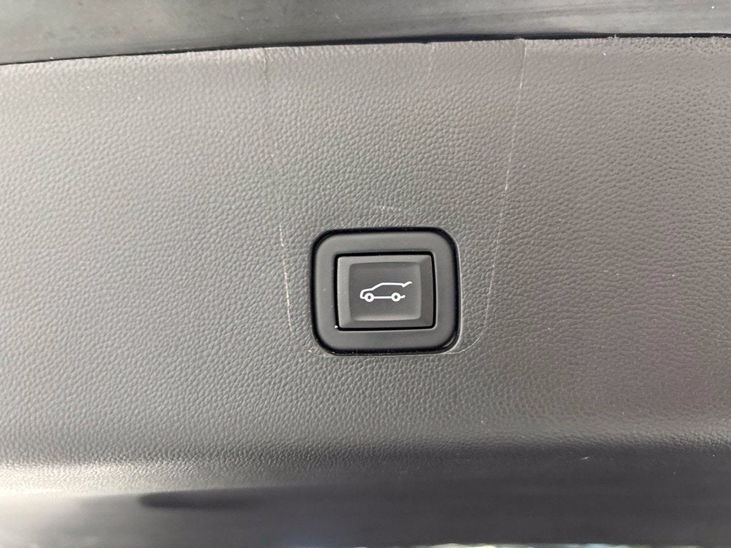2023 Chevrolet Traverse AWD LT Leather
