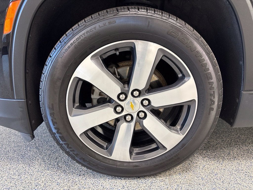 2023 Chevrolet Traverse AWD LT Leather