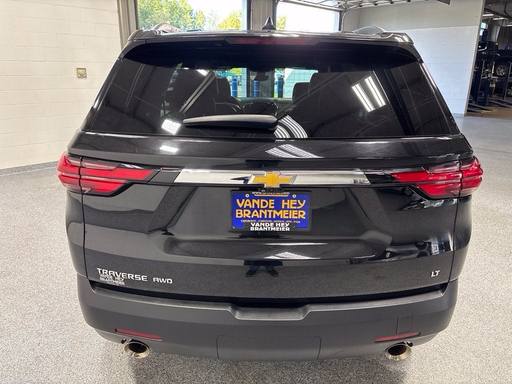 2023 Chevrolet Traverse AWD LT Leather