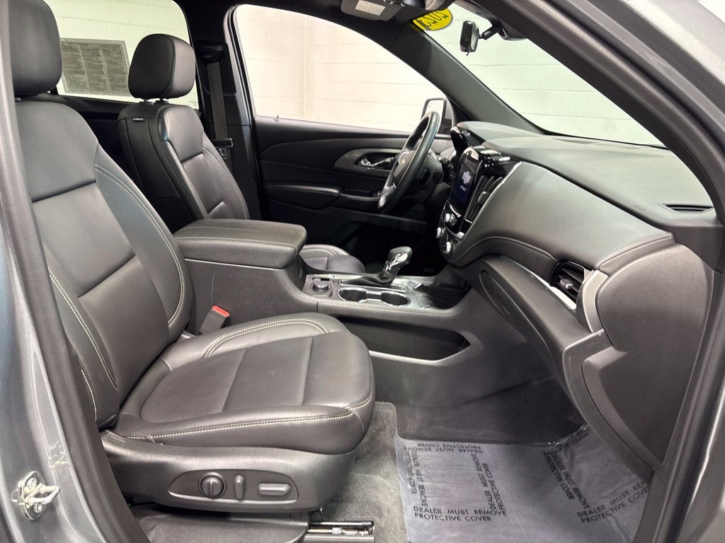 2023 Chevrolet Traverse AWD LT Leather