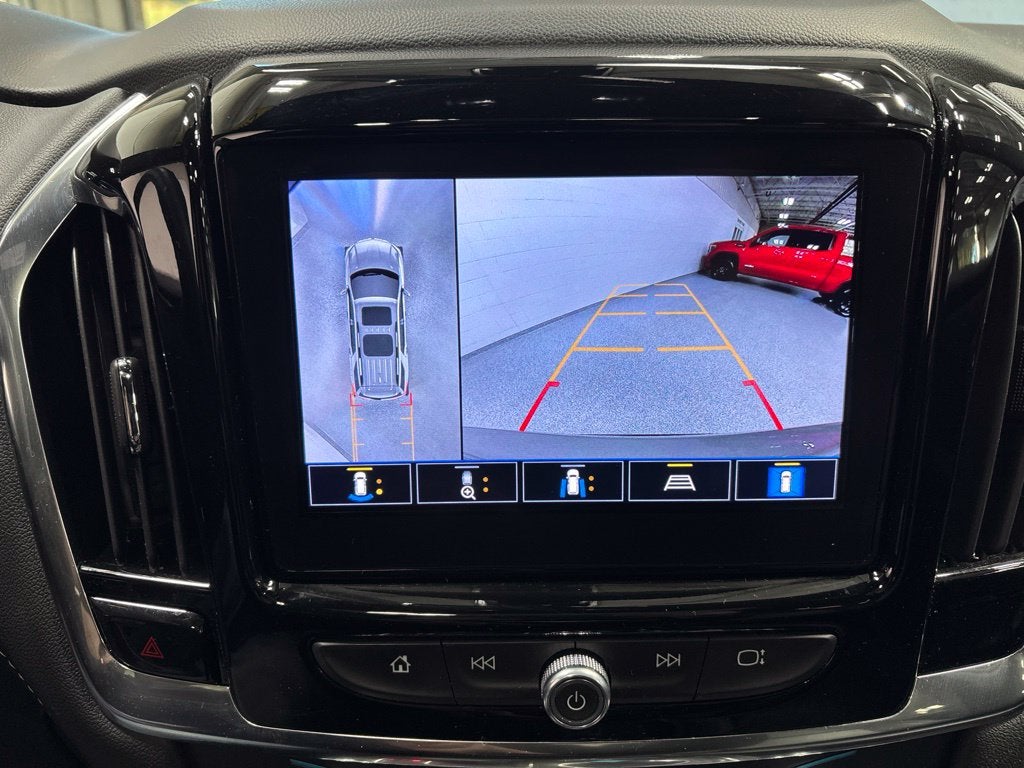 2023 Chevrolet Traverse AWD LT Leather