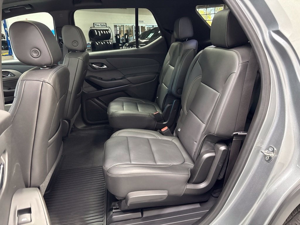 2023 Chevrolet Traverse AWD LT Leather