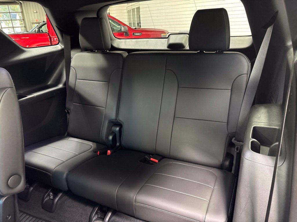 2023 Chevrolet Traverse AWD LT Leather
