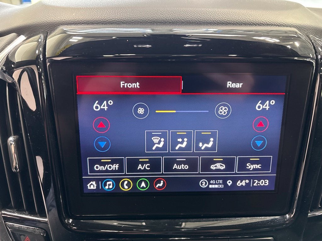 2023 Chevrolet Traverse AWD LT Leather
