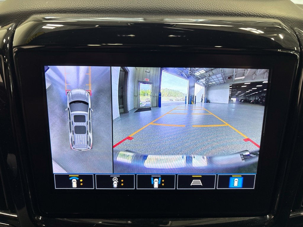 2023 Chevrolet Traverse AWD LT Leather