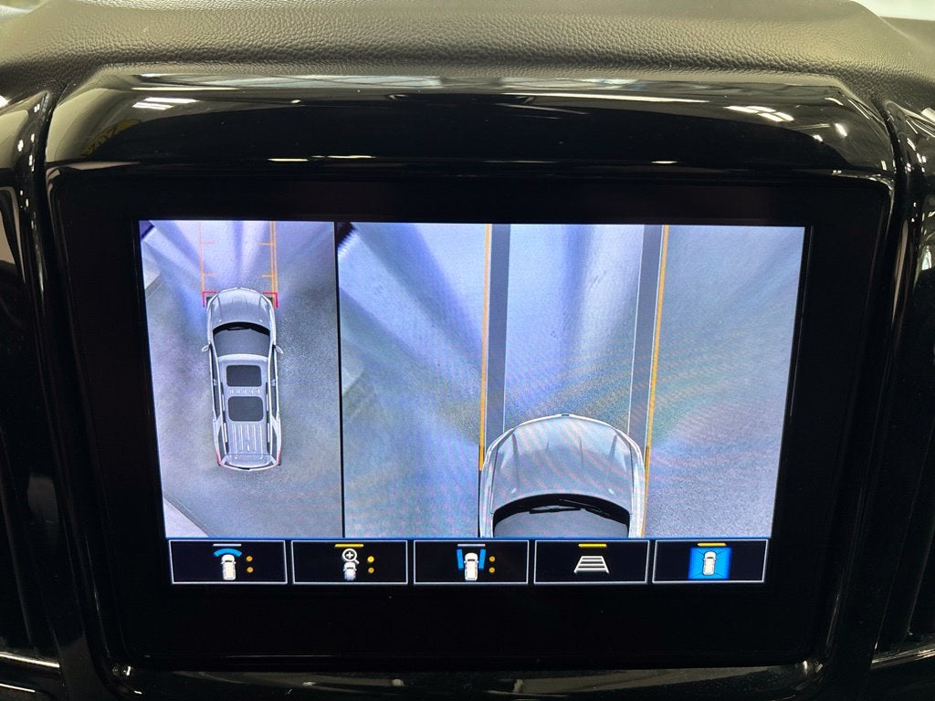 2023 Chevrolet Traverse AWD LT Leather
