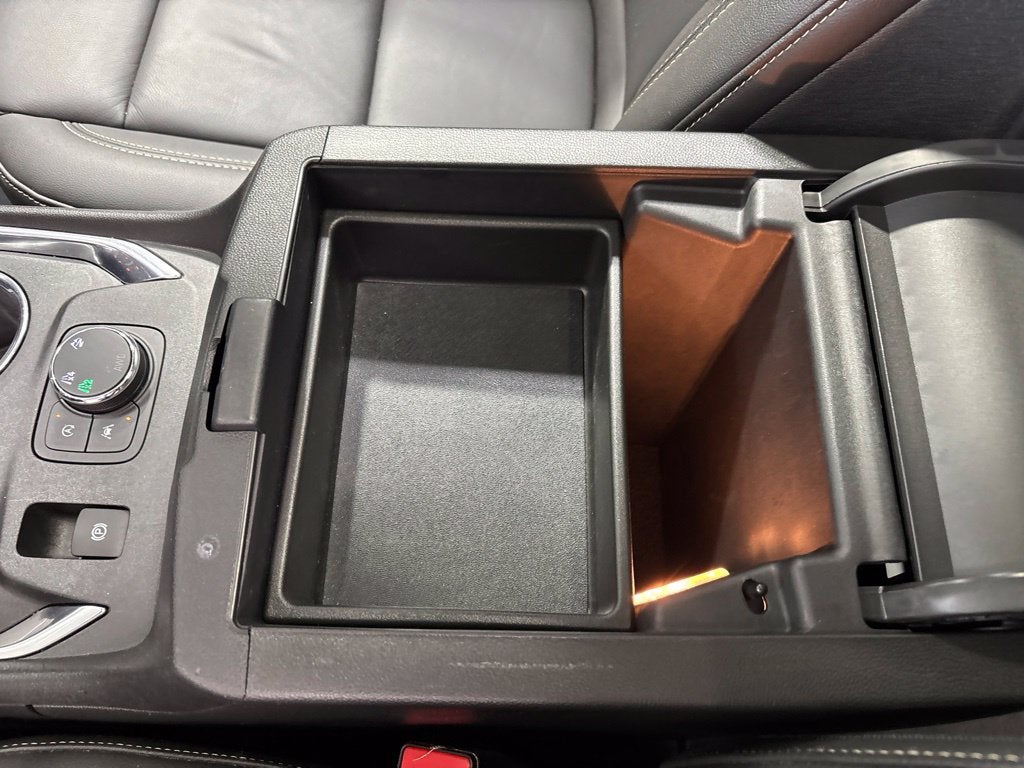 2023 Chevrolet Traverse AWD LT Leather