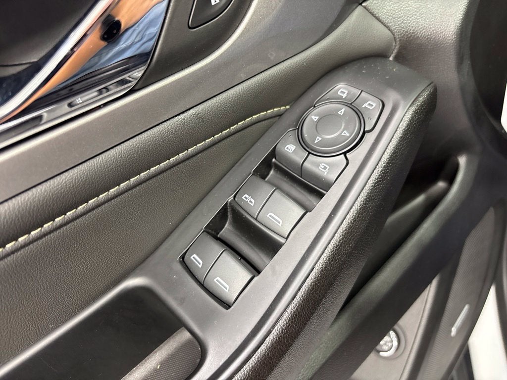 2023 Chevrolet Traverse AWD LT Leather