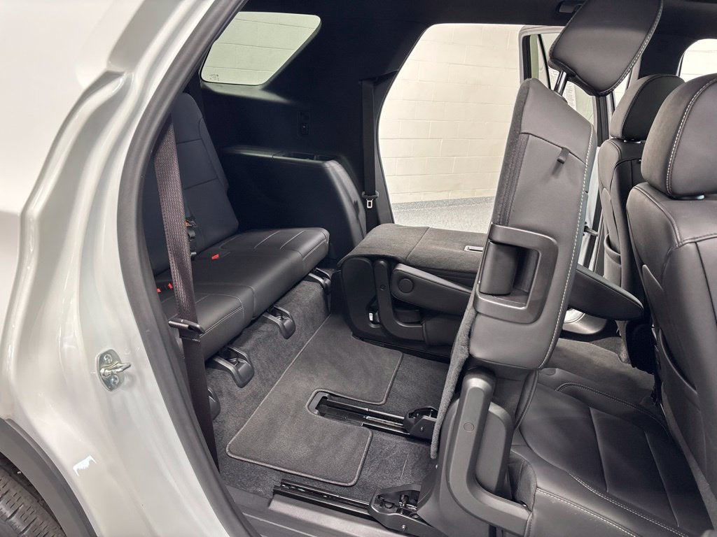 2023 Chevrolet Traverse AWD LT Leather