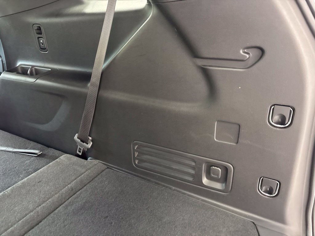 2023 Chevrolet Traverse AWD LT Leather