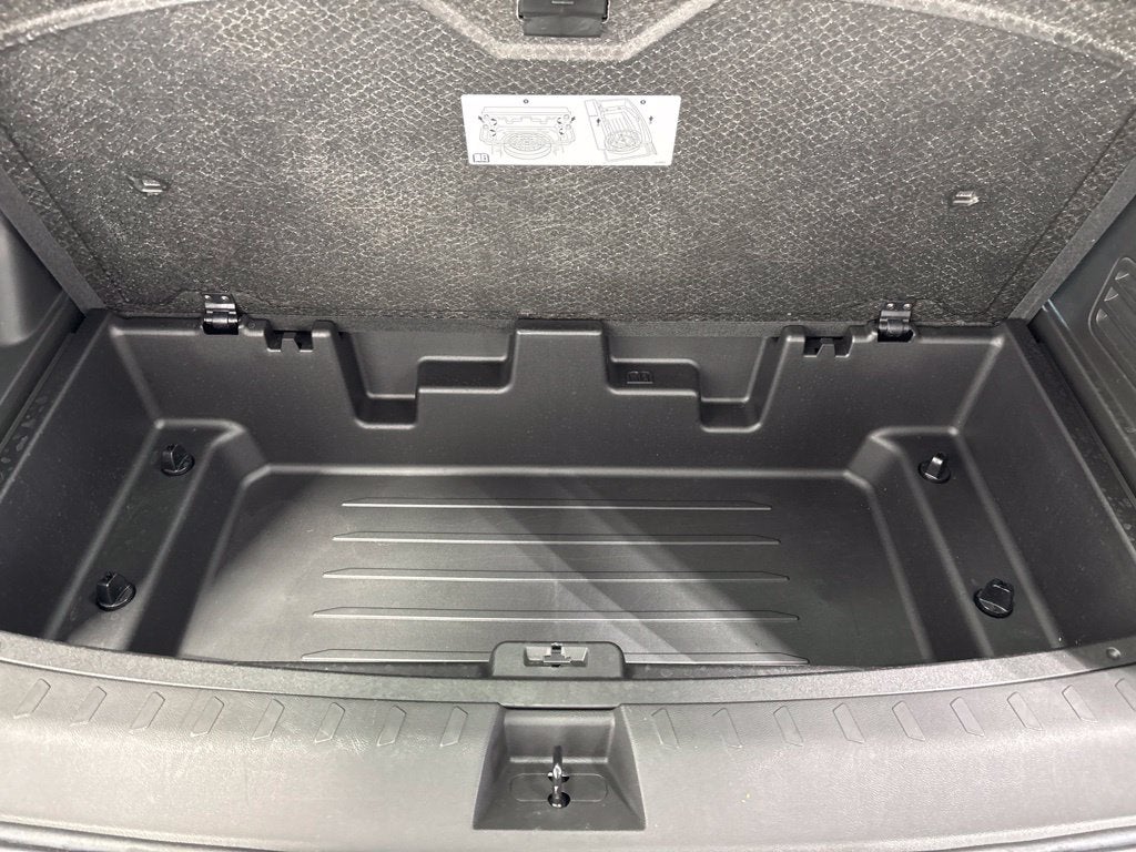 2023 Chevrolet Traverse AWD LT Leather