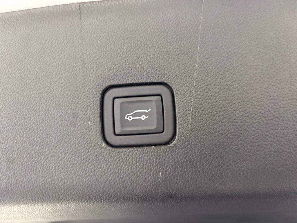 2023 Chevrolet Traverse AWD LT Leather