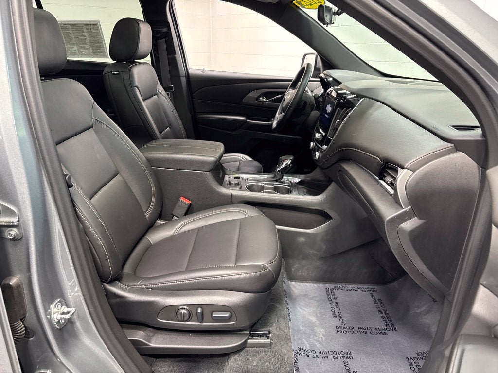 2023 Chevrolet Traverse AWD LT Leather
