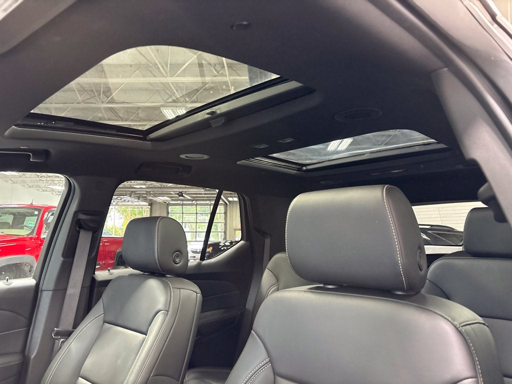 2023 Chevrolet Traverse AWD LT Leather