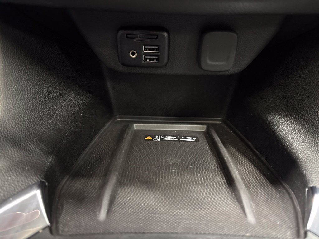 2023 Chevrolet Traverse AWD LT Leather