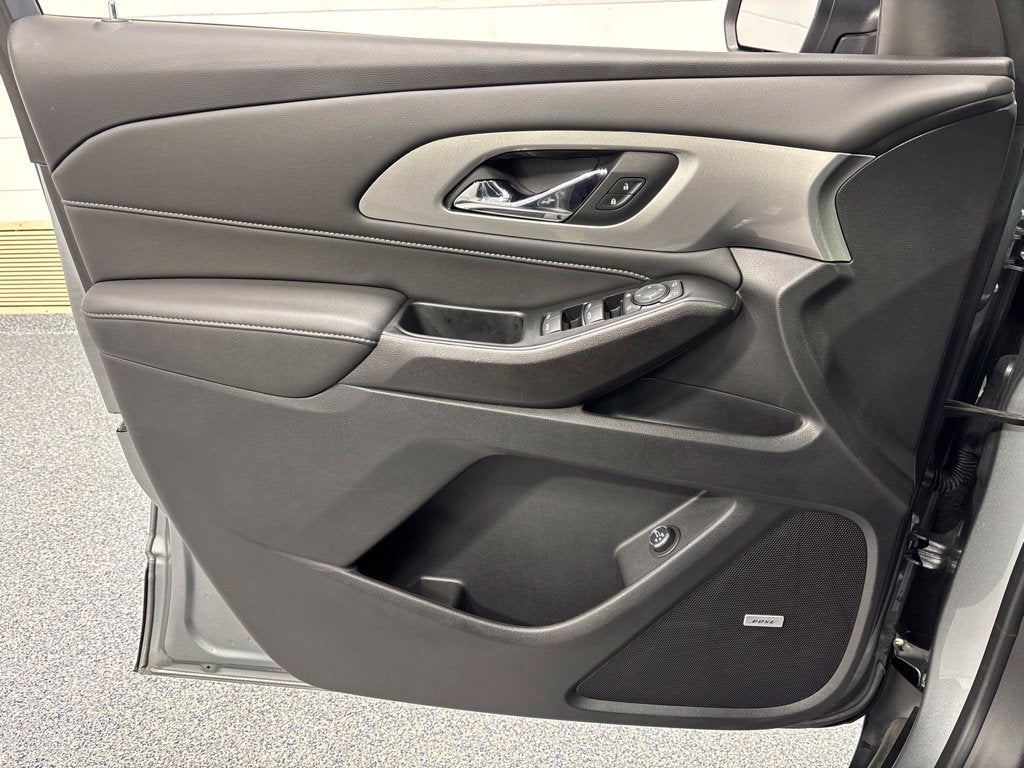 2023 Chevrolet Traverse AWD LT Leather